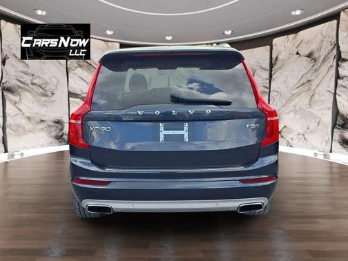 2021 Volvo XC90 T5 Momentum