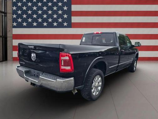 2022 RAM 3500 Limited Crew Cab 4x4 8' Box