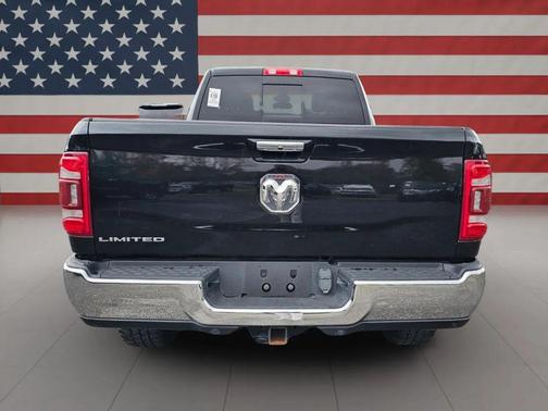 2022 RAM 3500 Limited Crew Cab 4x4 8' Box