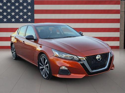 2022 Nissan Altima SR FWD