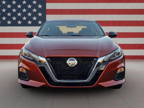 2022 Nissan Altima SR FWD