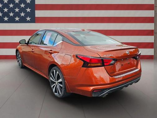 2022 Nissan Altima SR FWD