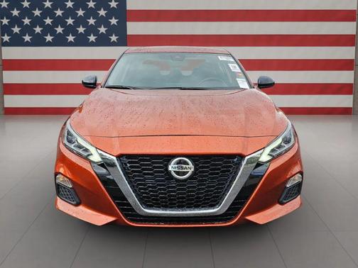 2022 Nissan Altima SR FWD