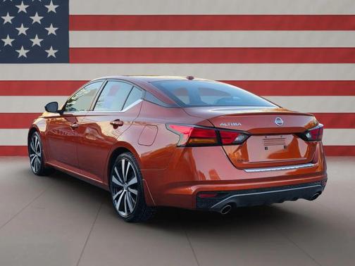 2022 Nissan Altima SR FWD