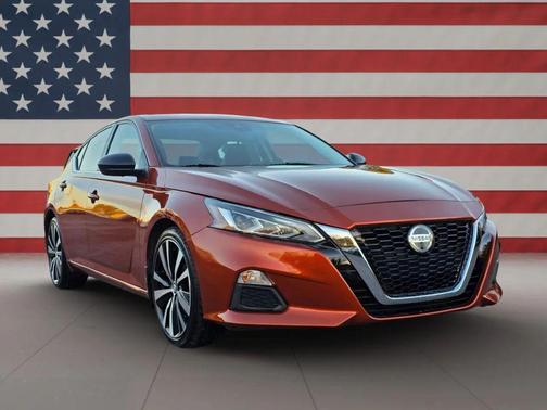 2022 Nissan Altima SR FWD