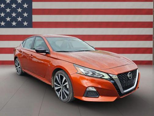 2022 Nissan Altima SR FWD