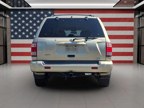 2002 Nissan Pathfinder LE