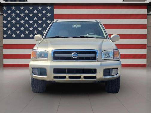2002 Nissan Pathfinder LE