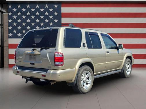 2002 Nissan Pathfinder LE