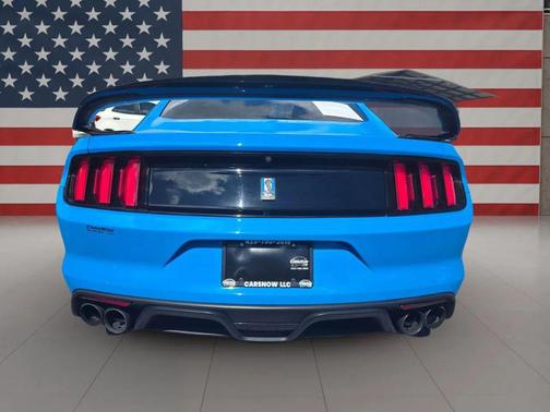 2017 Ford Shelby GT350 Base