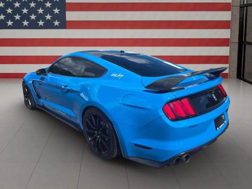 2017 Ford Shelby GT350 Base