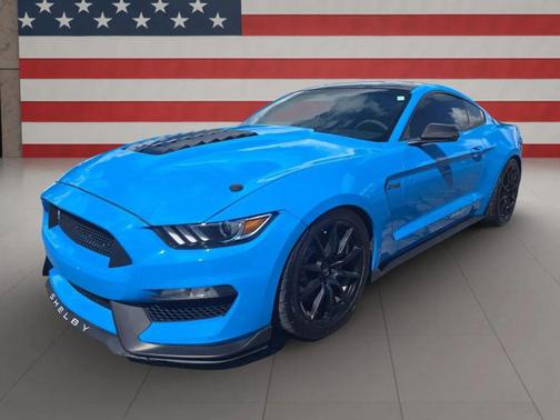 2017 Ford Shelby GT350 Base