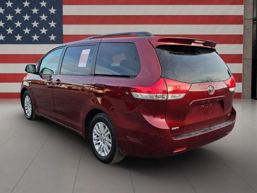 2013 Toyota Sienna XLE