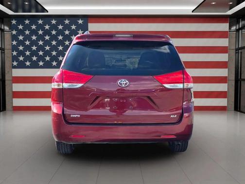 2013 Toyota Sienna XLE