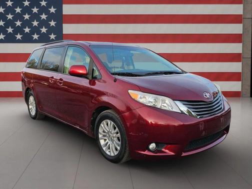 2013 Toyota Sienna XLE
