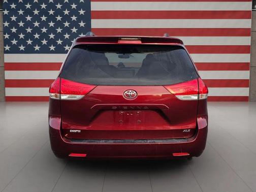 2013 Toyota Sienna XLE
