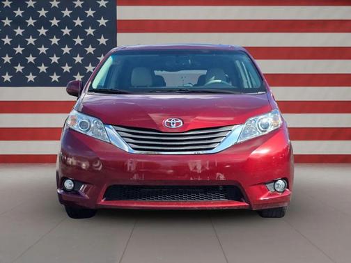 2013 Toyota Sienna XLE