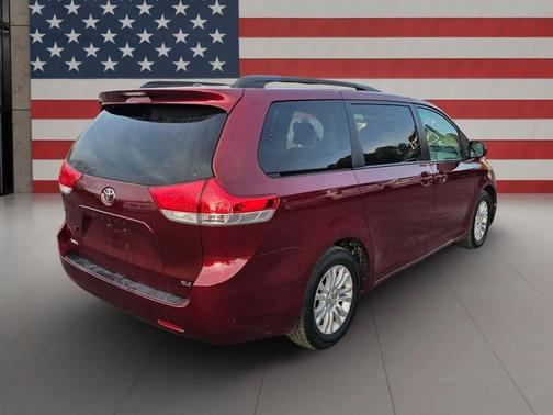 2013 Toyota Sienna XLE