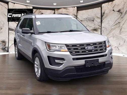 Silver 2017 Ford Explorer sport