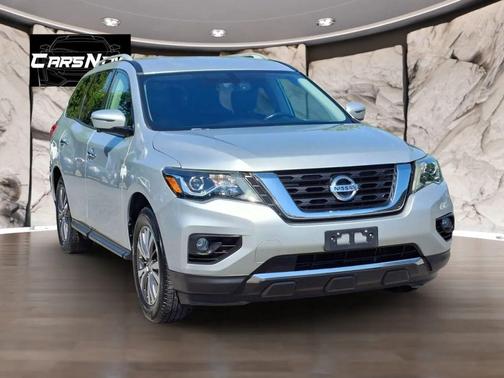Silver 2019 Nissan Pathfinder SL
