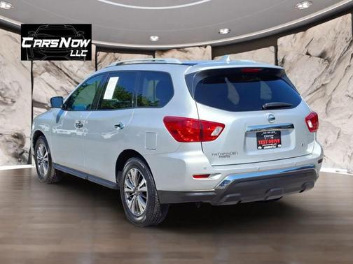 Silver 2019 Nissan Pathfinder SL