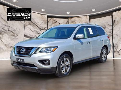 Silver 2019 Nissan Pathfinder SL