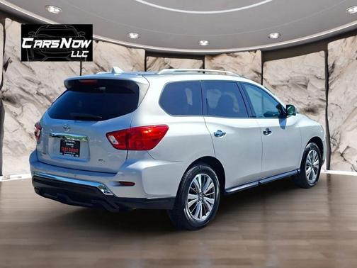 Silver 2019 Nissan Pathfinder SL