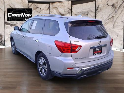 2019 Nissan Pathfinder SL