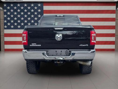 2020 RAM 2500 Laramie Crew Cab 4X4 6'4' Box