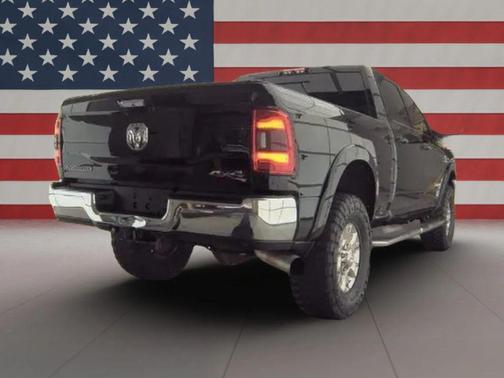 2020 RAM 2500 Laramie Crew Cab 4X4 6'4' Box