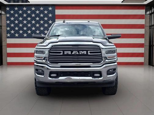 2020 RAM 2500 Laramie Crew Cab 4X4 6'4' Box