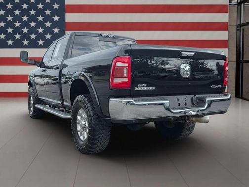2020 RAM 2500 Laramie Crew Cab 4X4 6'4' Box