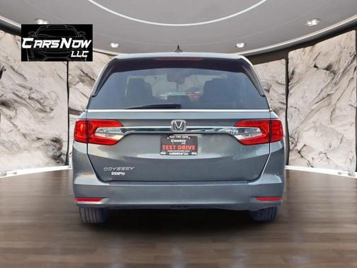 Green 2018 Honda Odyssey EX-L