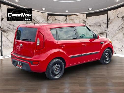 Red 2013 Kia Soul Base