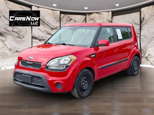 Red 2013 Kia Soul Base