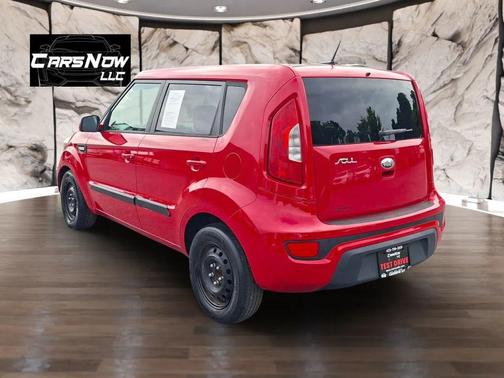 Red 2013 Kia Soul Base