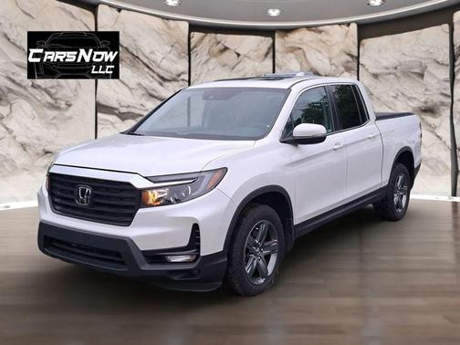 White 2023 Honda Ridgeline RTL