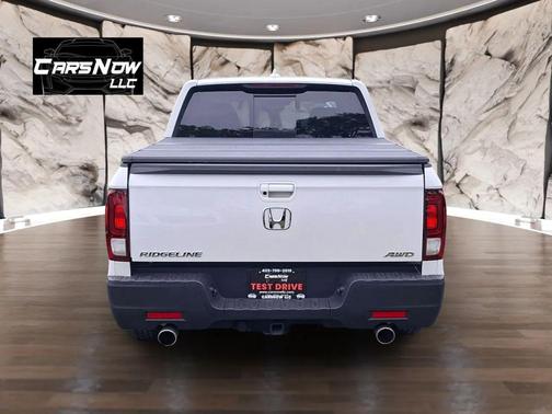 White 2023 Honda Ridgeline RTL