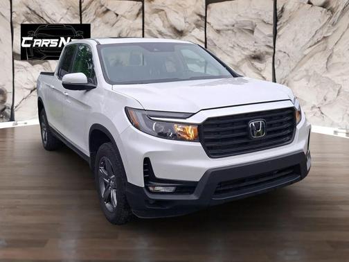 White 2023 Honda Ridgeline RTL
