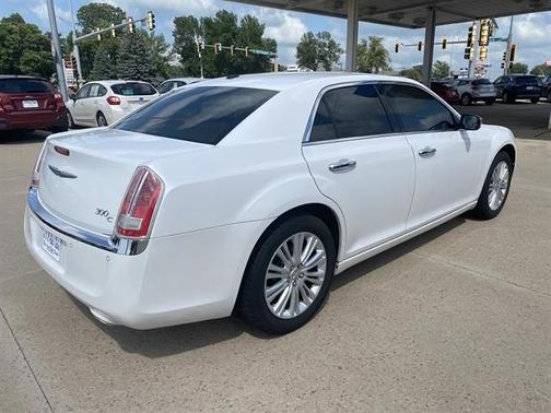2014 Chrysler 300C Base