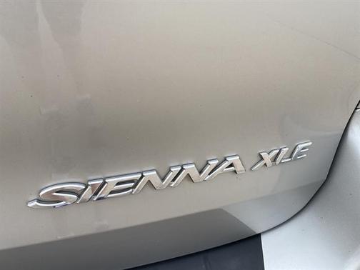 2010 Toyota Sienna XLE