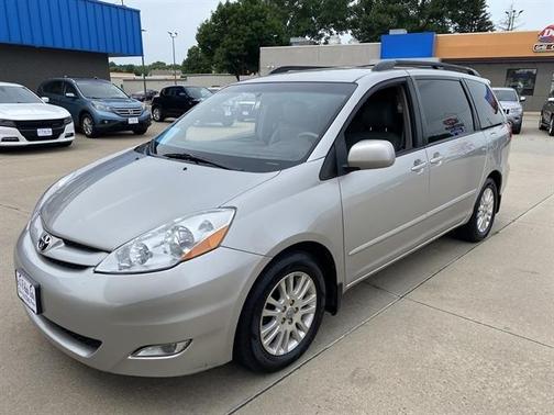2010 Toyota Sienna XLE