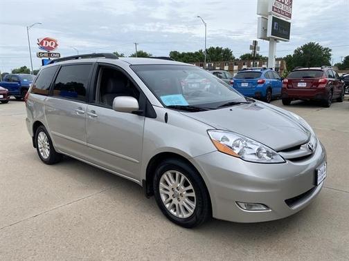 2010 Toyota Sienna XLE