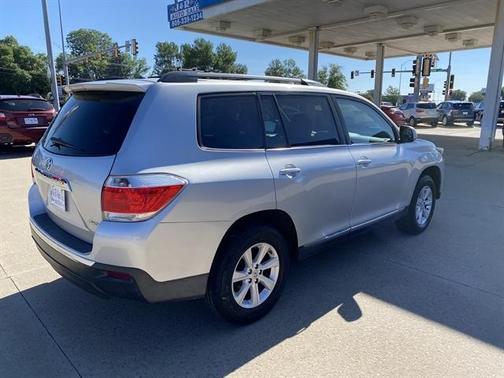 2011 Toyota Highlander SE