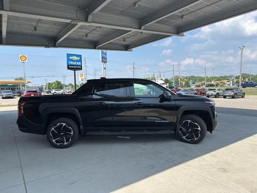 2025 Chevrolet Silverado EV LT