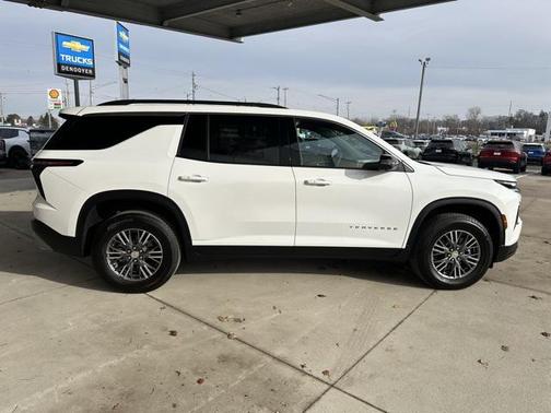 2024 Chevrolet Traverse LT