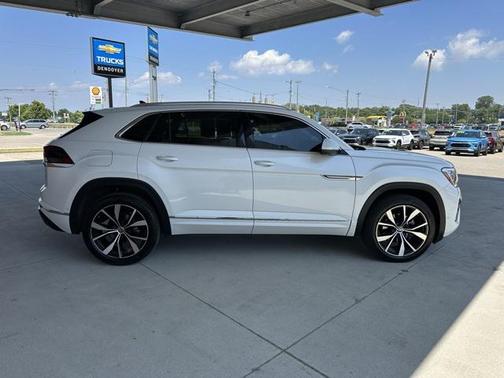 2024 Volkswagen Atlas Cross Sport 2.0T SEL Premium