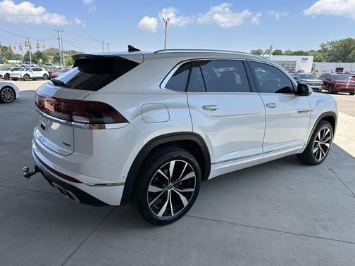 2024 Volkswagen Atlas Cross Sport 2.0T SEL Premium
