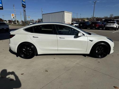 2019 Tesla Model 3 Mid Range