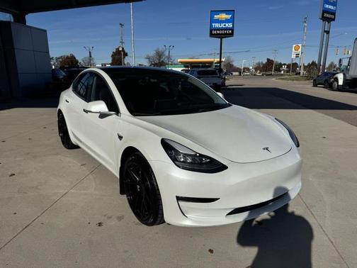 2019 Tesla Model 3 Mid Range